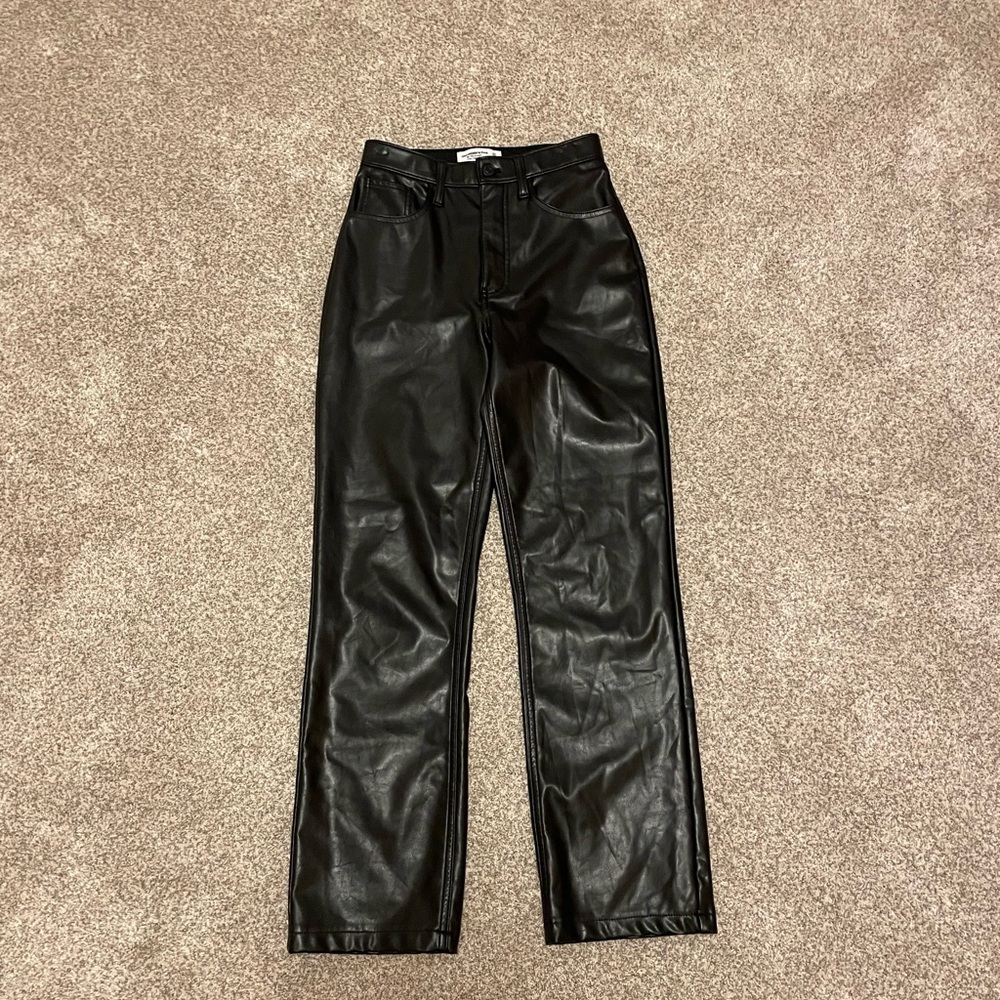 Abercrombie & Fitch The 90s Straight Ultra High Rise Faux Leather Pants